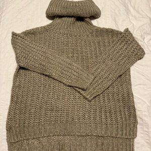 Turtle neck- beige/ brown